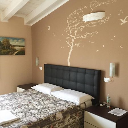 Bba2Passi Bed & Breakfast Marina di Massa Bagian luar foto