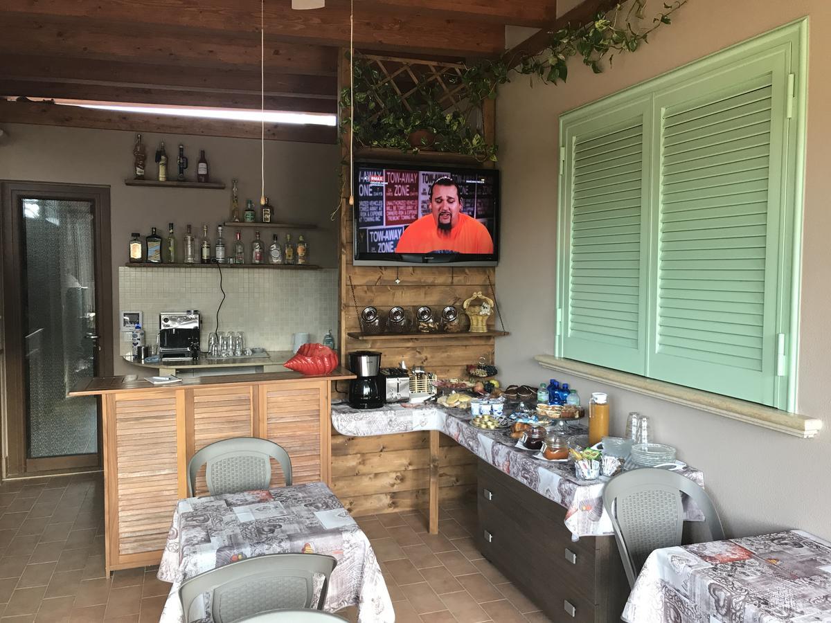 Bba2Passi Bed & Breakfast Marina di Massa Bagian luar foto