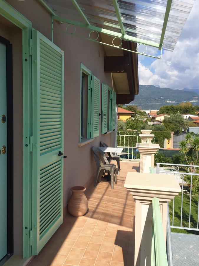 Bba2Passi Bed & Breakfast Marina di Massa Bagian luar foto