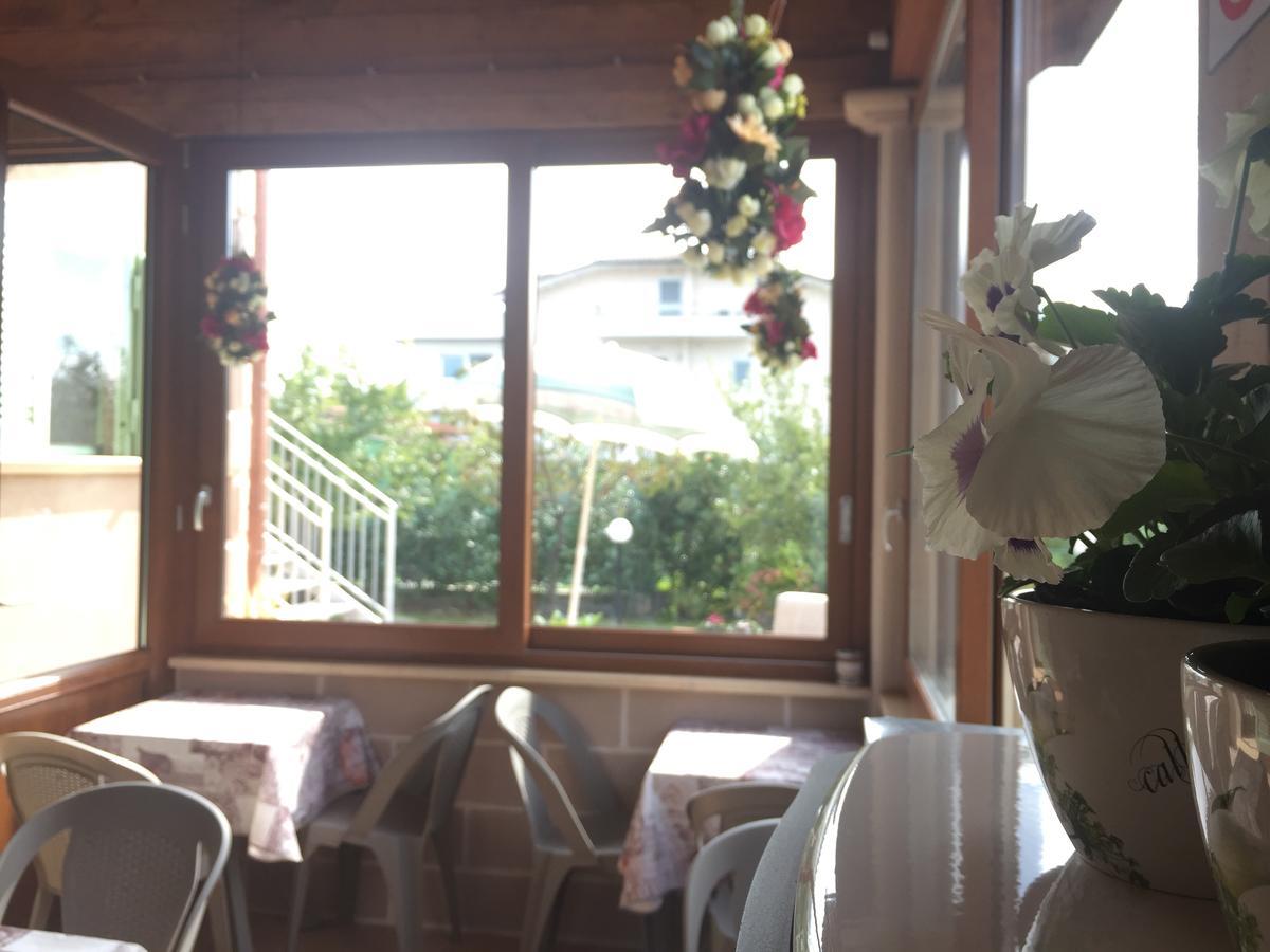 Bba2Passi Bed & Breakfast Marina di Massa Bagian luar foto