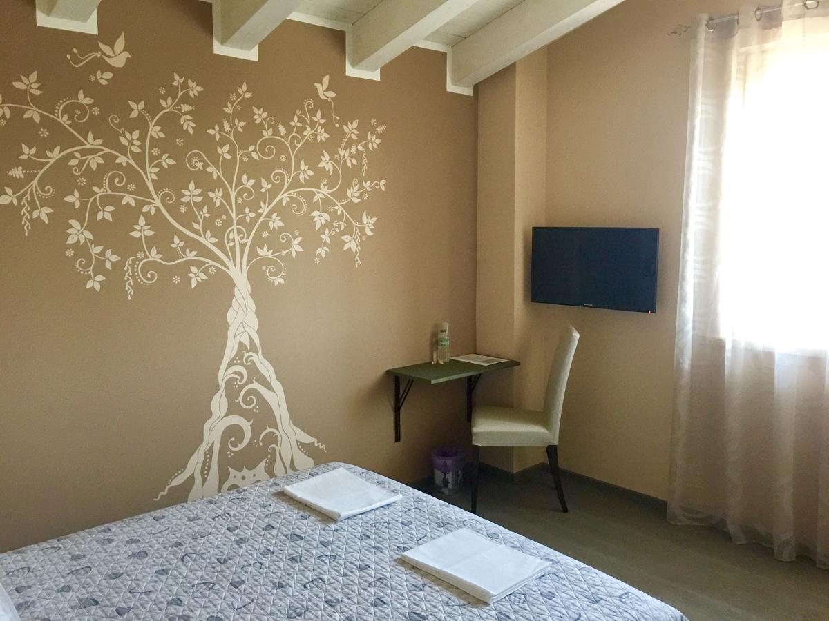 Bba2Passi Bed & Breakfast Marina di Massa Bagian luar foto