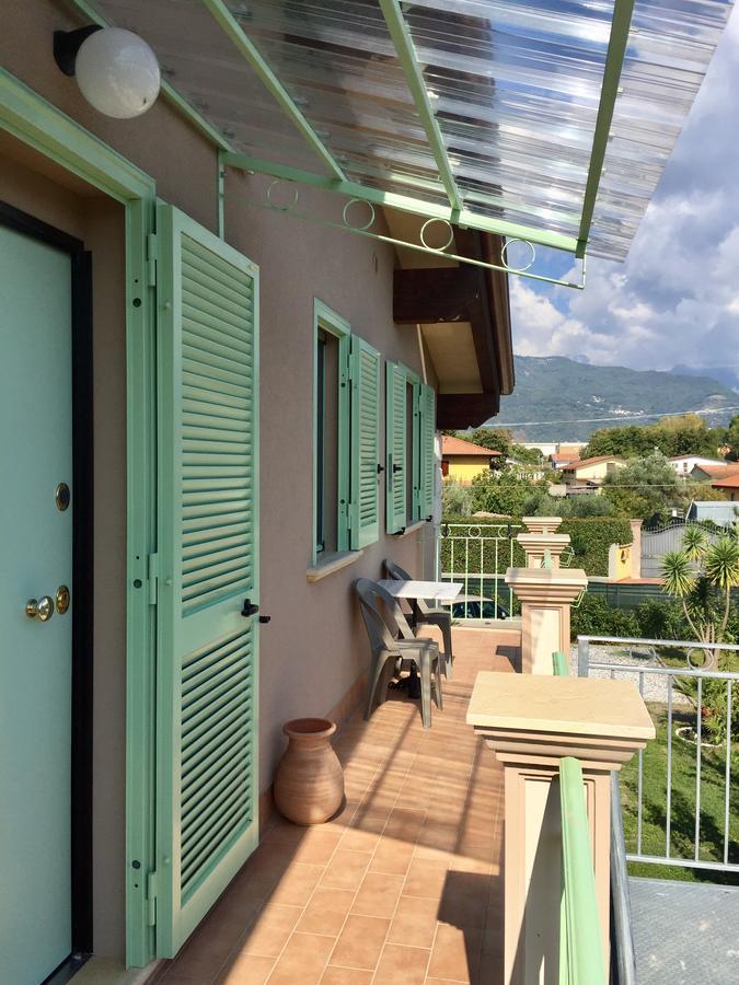 Bba2Passi Bed & Breakfast Marina di Massa Bagian luar foto