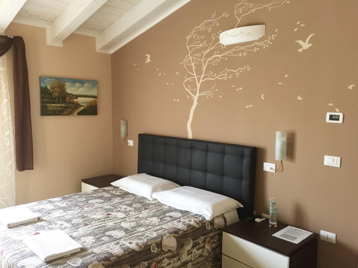 Bba2Passi Bed & Breakfast Marina di Massa Bagian luar foto