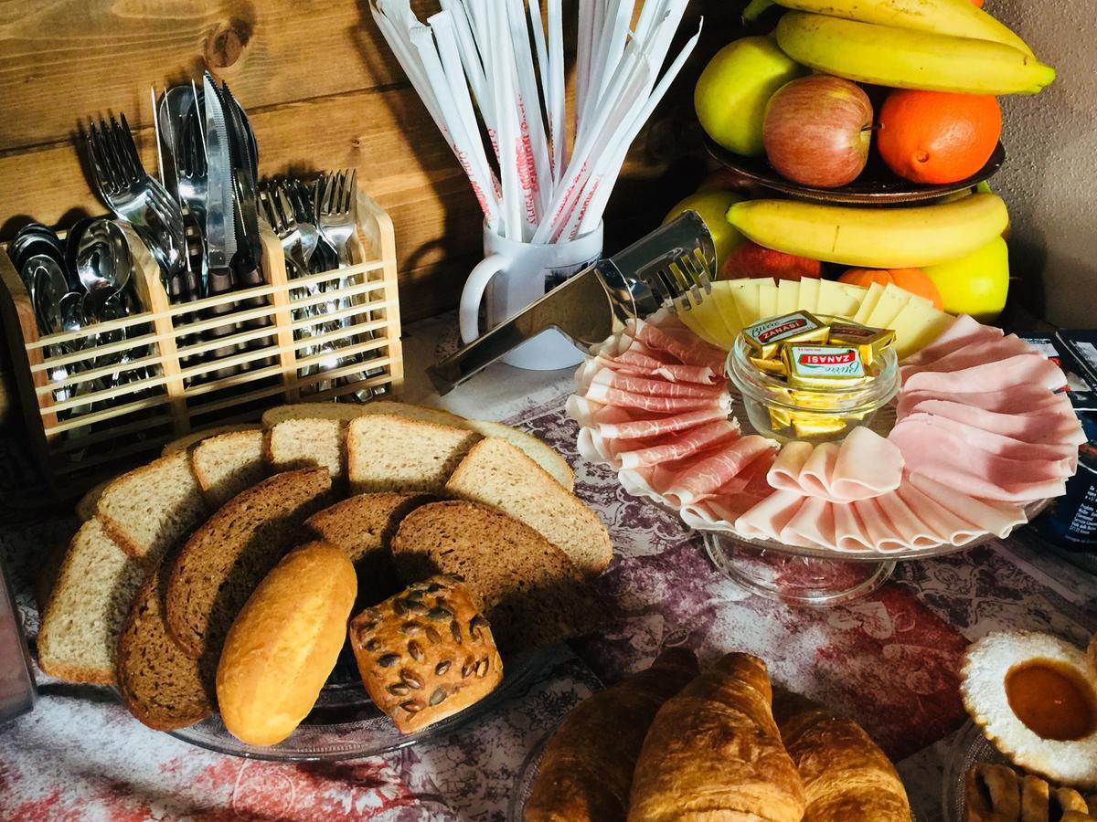 Bba2Passi Bed & Breakfast Marina di Massa Bagian luar foto
