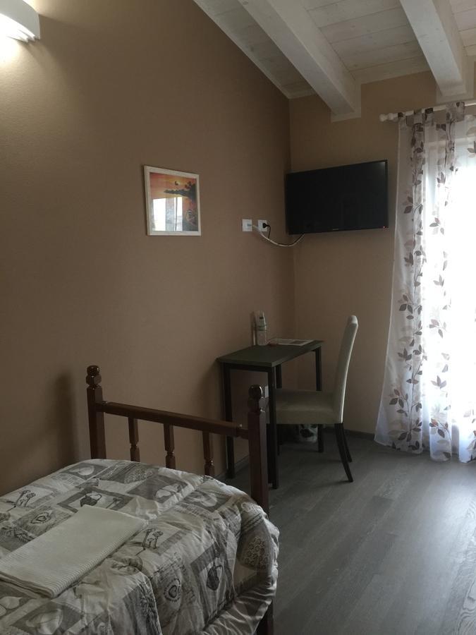 Bba2Passi Bed & Breakfast Marina di Massa Bagian luar foto